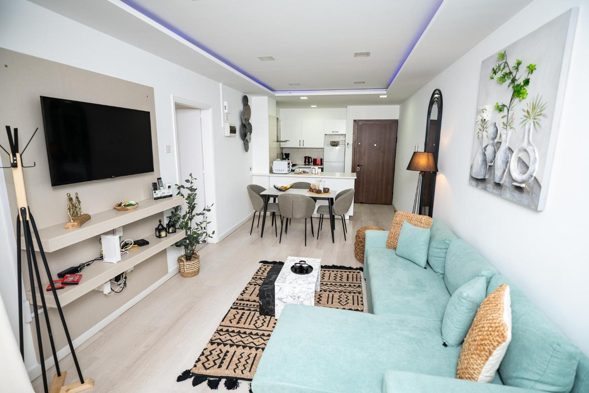 Lazuli Beach & Pool Apartment 501 Larnaca Bagian luar foto