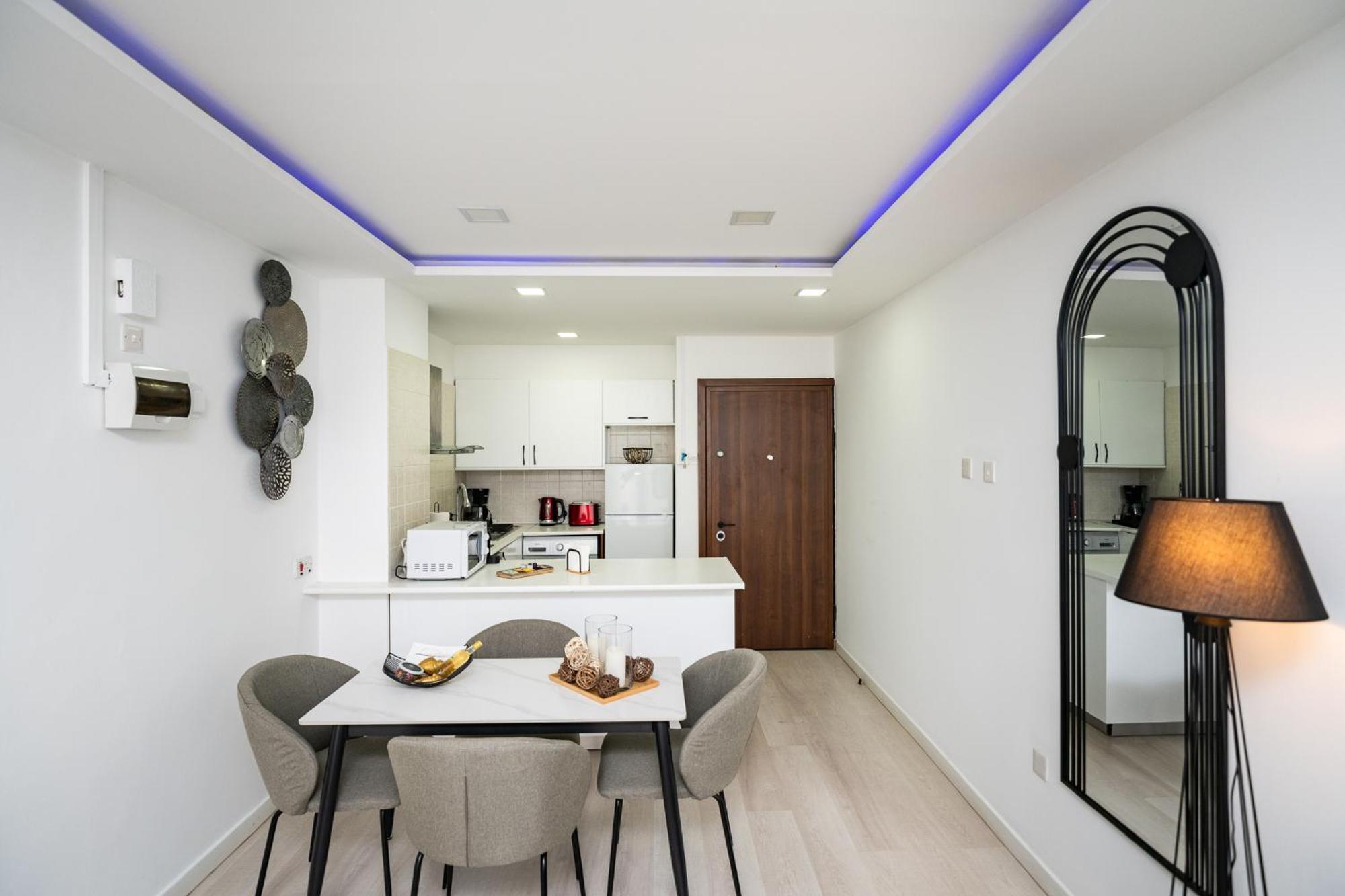 Lazuli Beach & Pool Apartment 501 Larnaca Bagian luar foto
