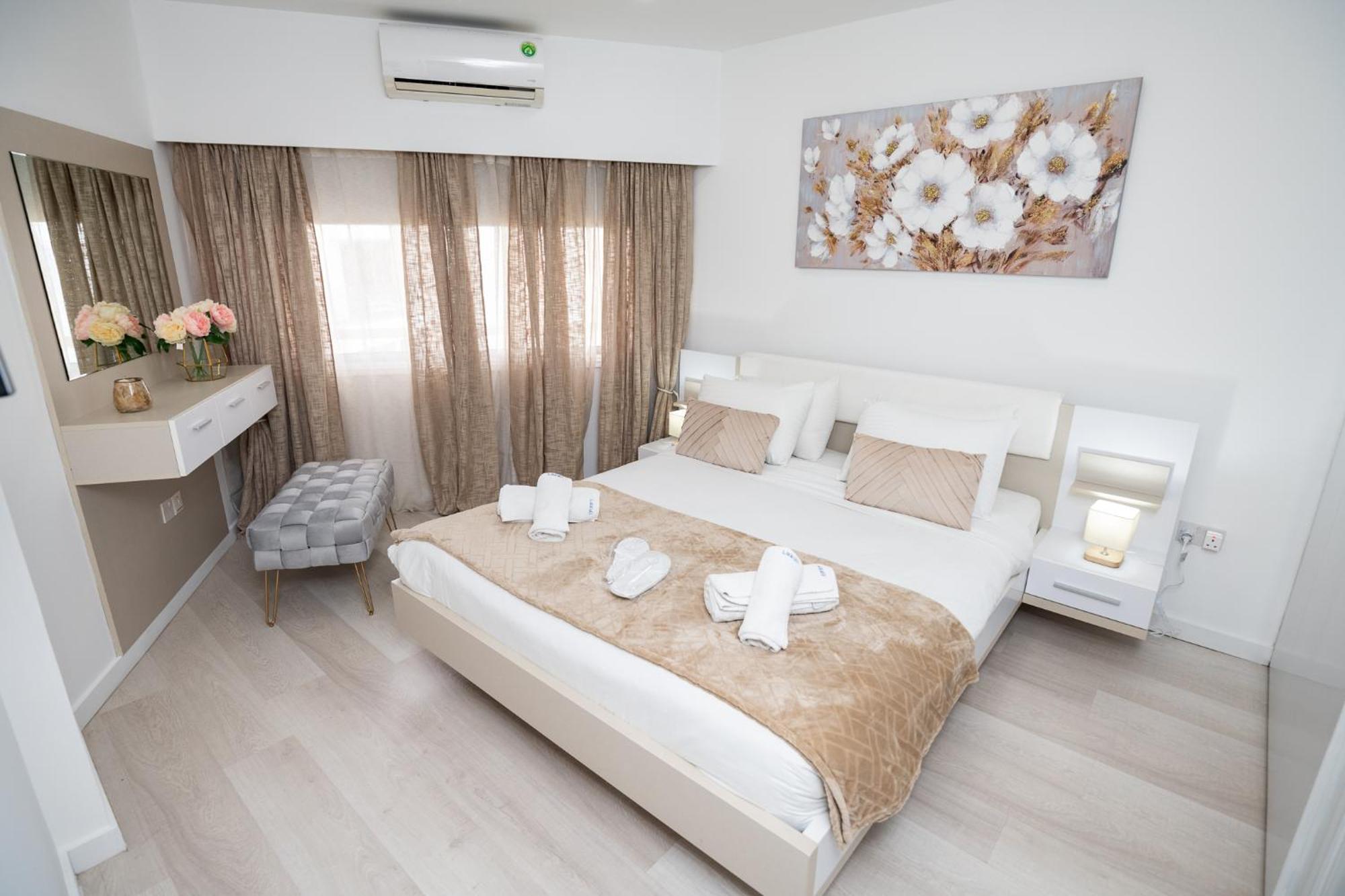 Lazuli Beach & Pool Apartment 501 Larnaca Bagian luar foto
