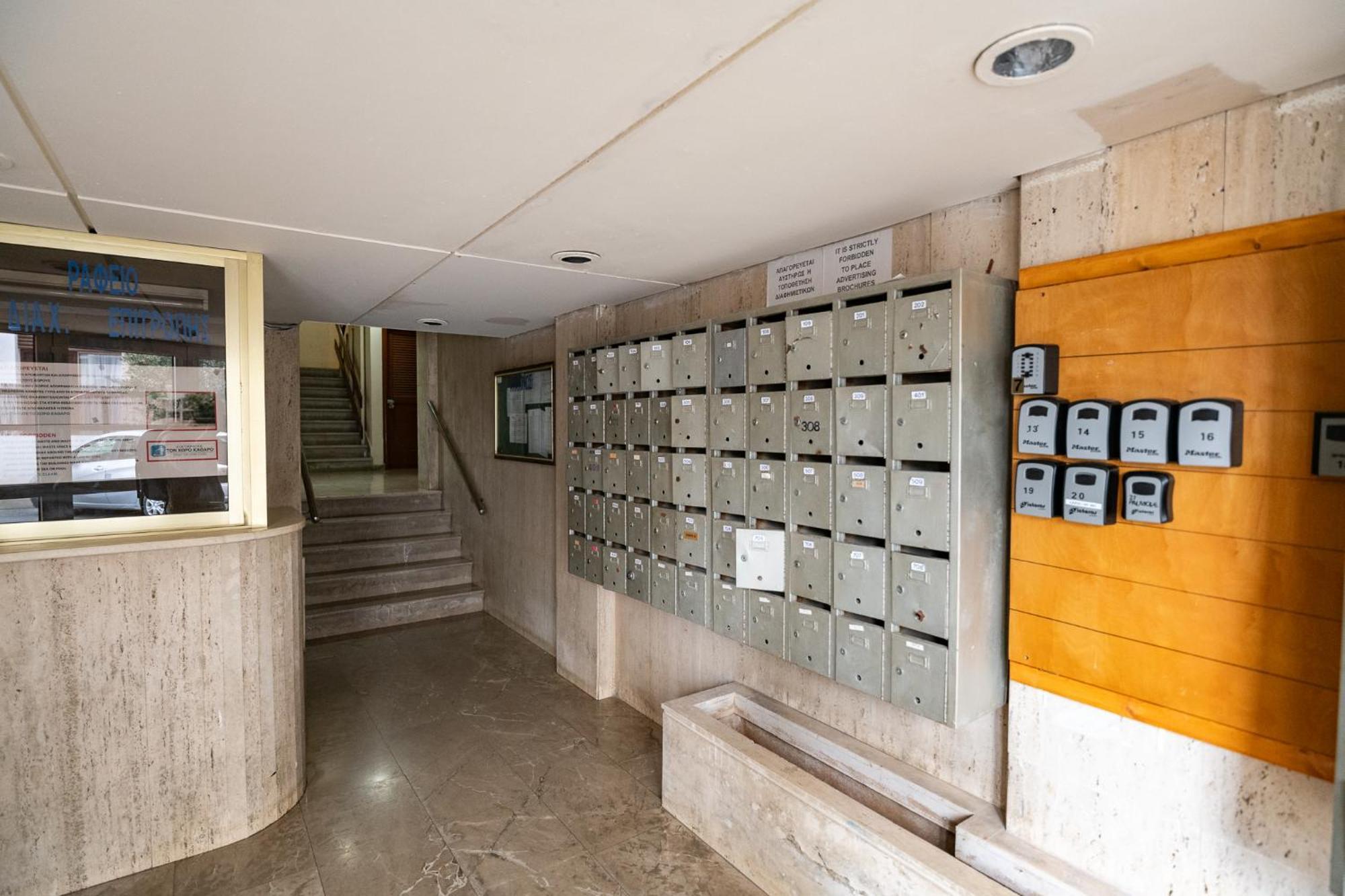 Lazuli Beach & Pool Apartment 501 Larnaca Bagian luar foto