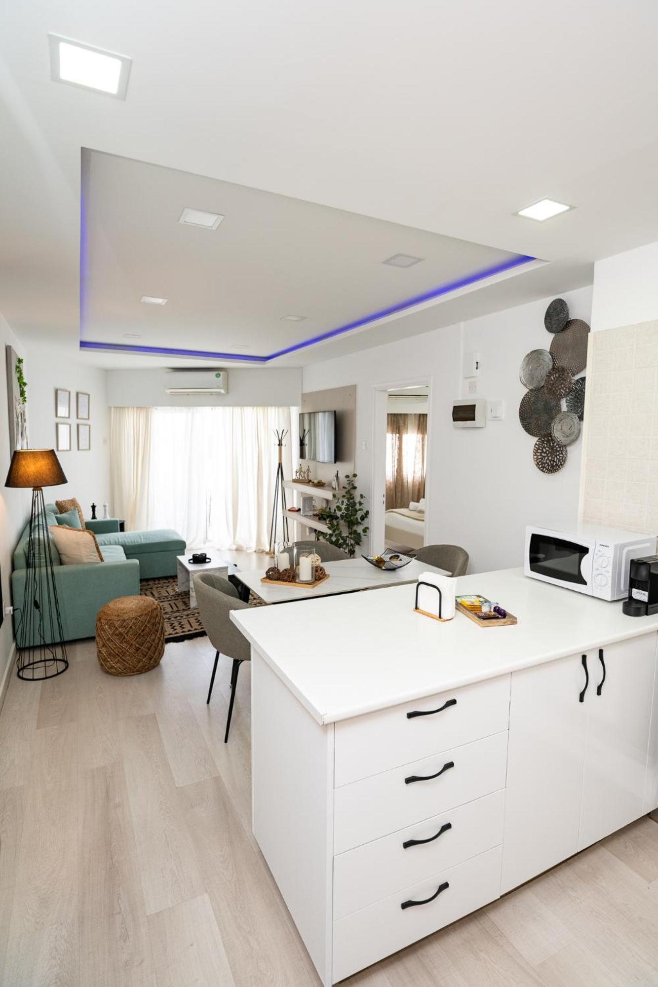 Lazuli Beach & Pool Apartment 501 Larnaca Bagian luar foto