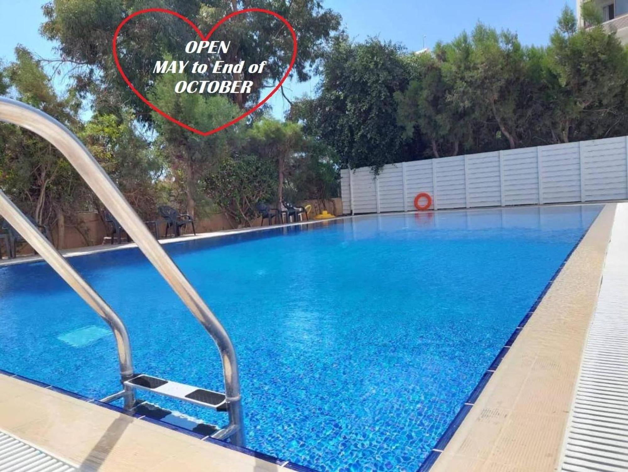 Lazuli Beach & Pool Apartment 501 Larnaca Bagian luar foto