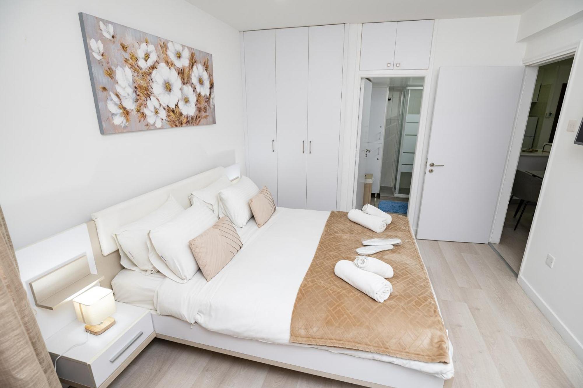 Lazuli Beach & Pool Apartment 501 Larnaca Bagian luar foto