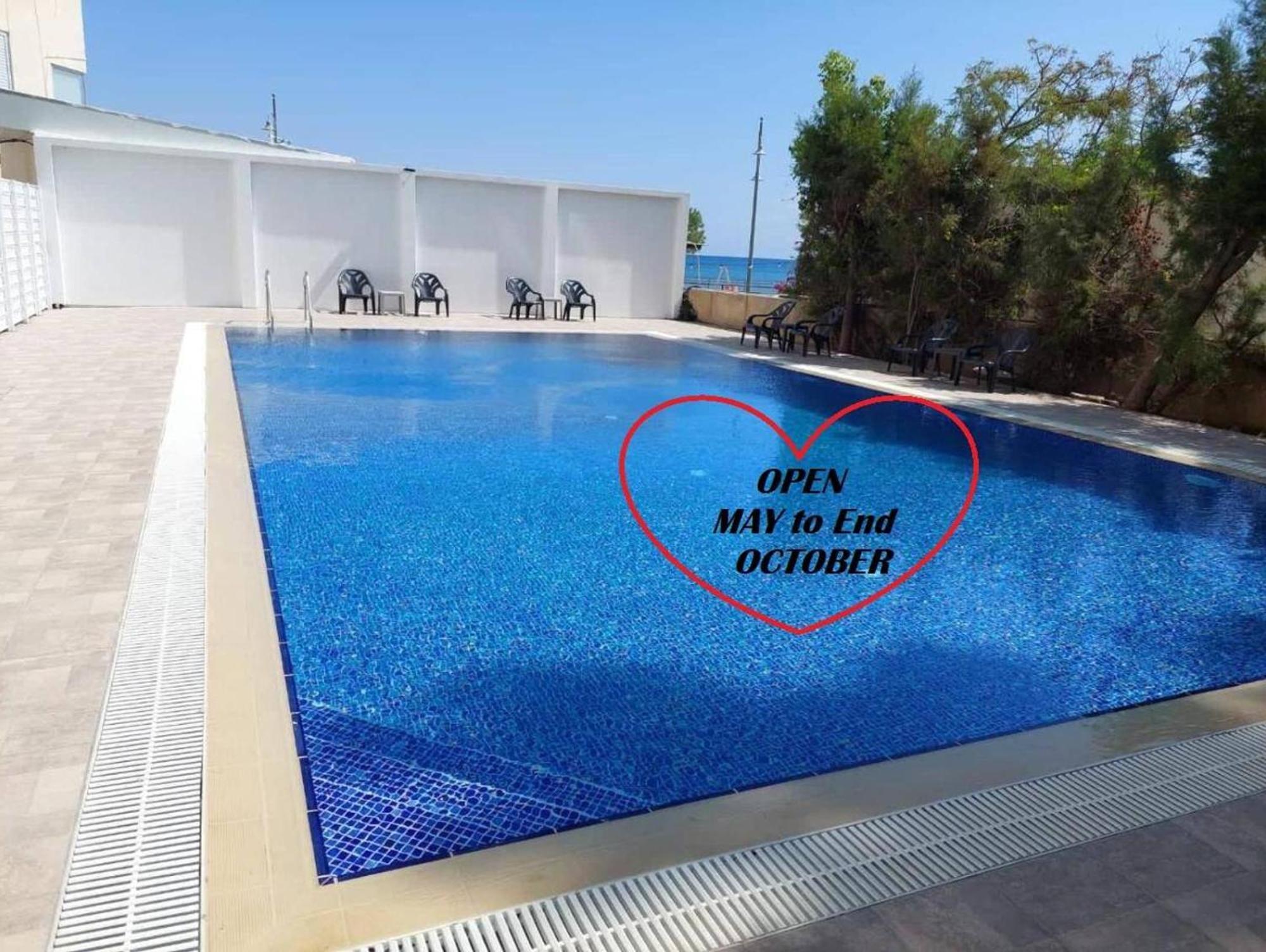 Lazuli Beach & Pool Apartment 501 Larnaca Bagian luar foto